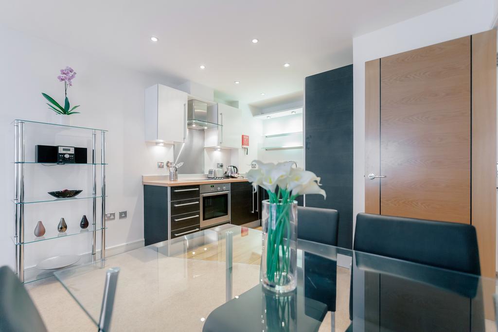 Roomspace Serviced Apartments - Abbot'S Yard Guildford Dış mekan fotoğraf